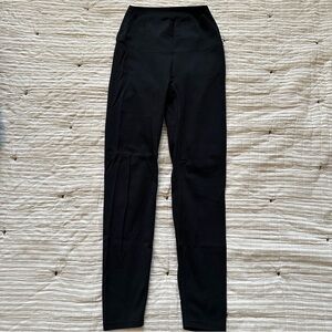The ‘Iwa Company Women’s Black Leggings